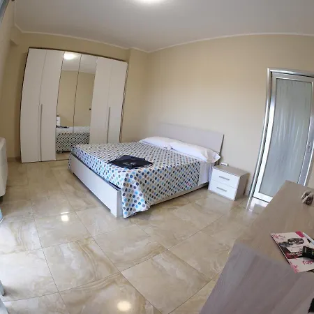 Casa Vacanze Mariaelena Torre Pisani בית הארחה *