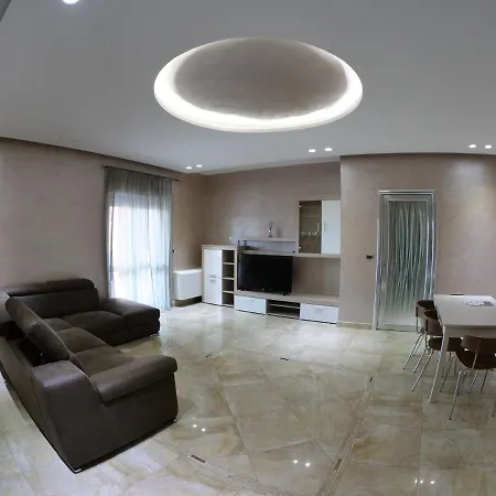 בית הארחה Casa Vacanze Mariaelena Torre Pisani רוסאנו