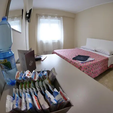 Casa Vacanze Mariaelena Torre Pisani רוסאנו