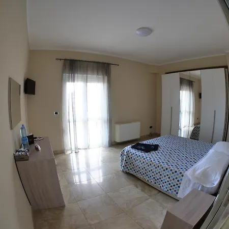 Casa Vacanze Mariaelena Torre Pisani * רוסאנו